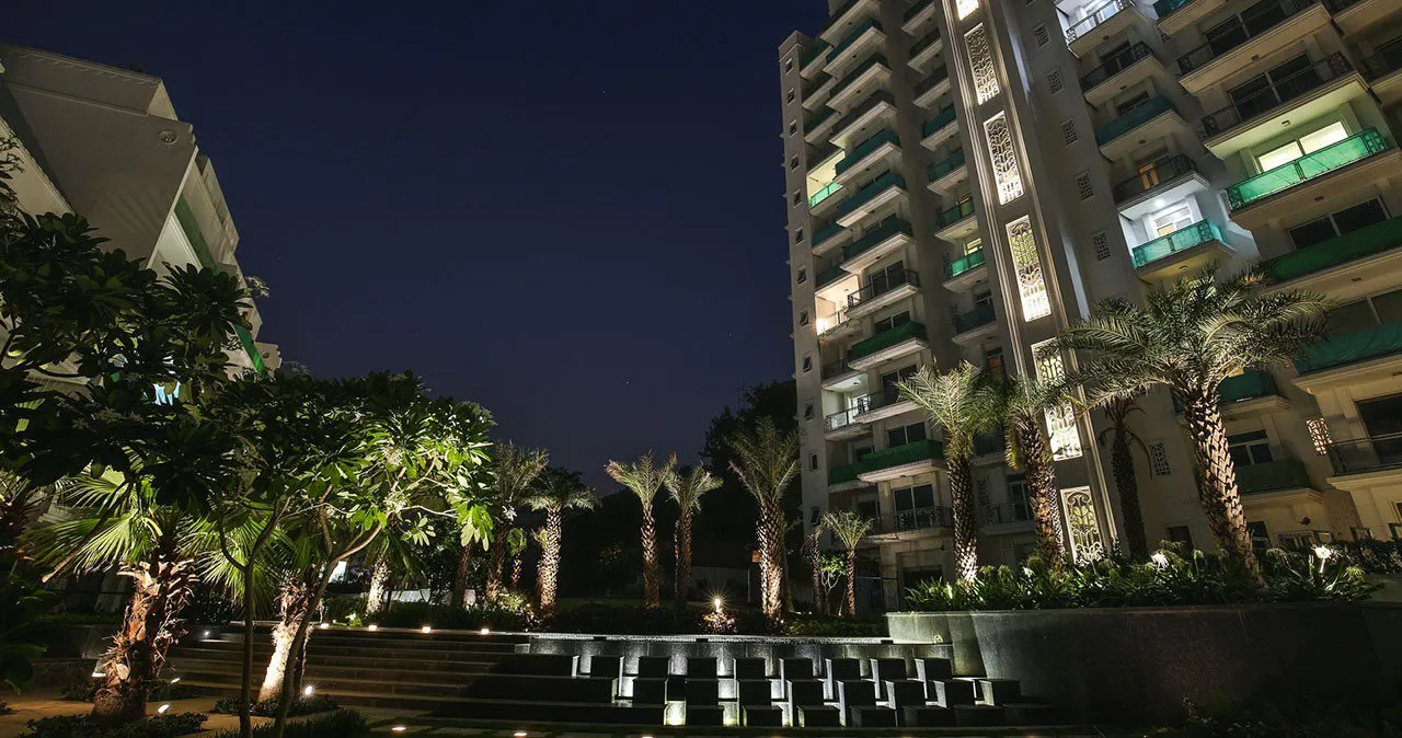 DLF King's Court - project photo
